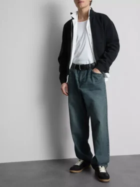 Jeans med middels høy midje og avslappet, rett ben