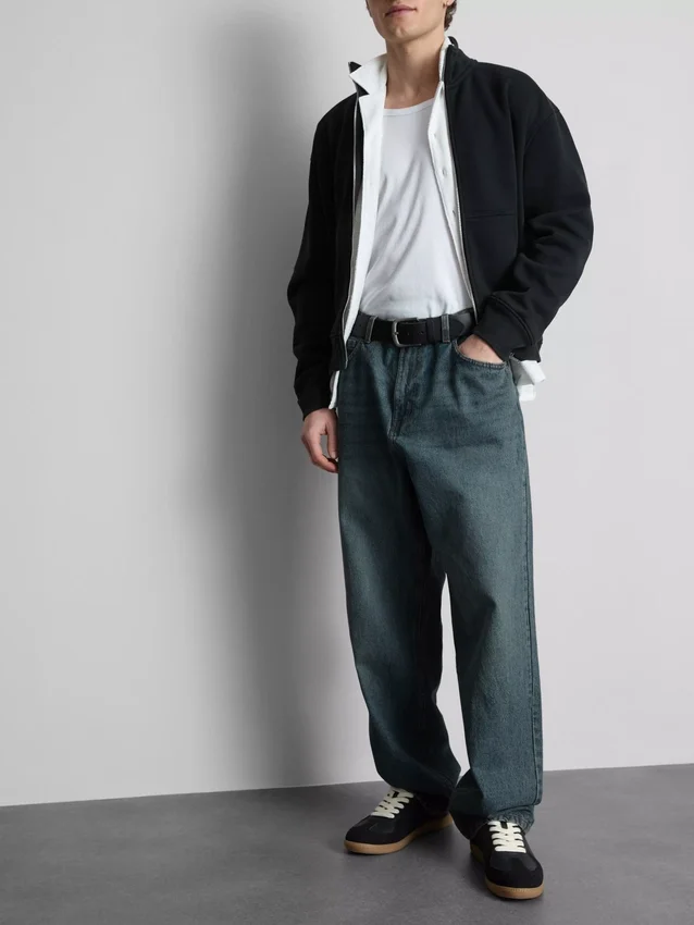 Jeans med middels høy midje og avslappet, rett ben