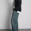 Jeans med middels høy midje og avslappet, rett ben