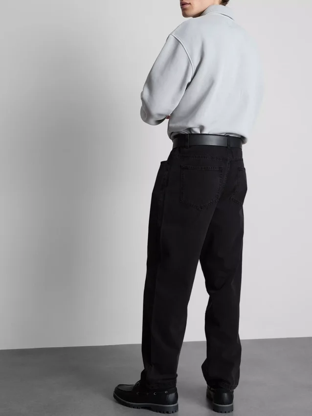 Jeans med middels høy midje og avslappet, rett ben