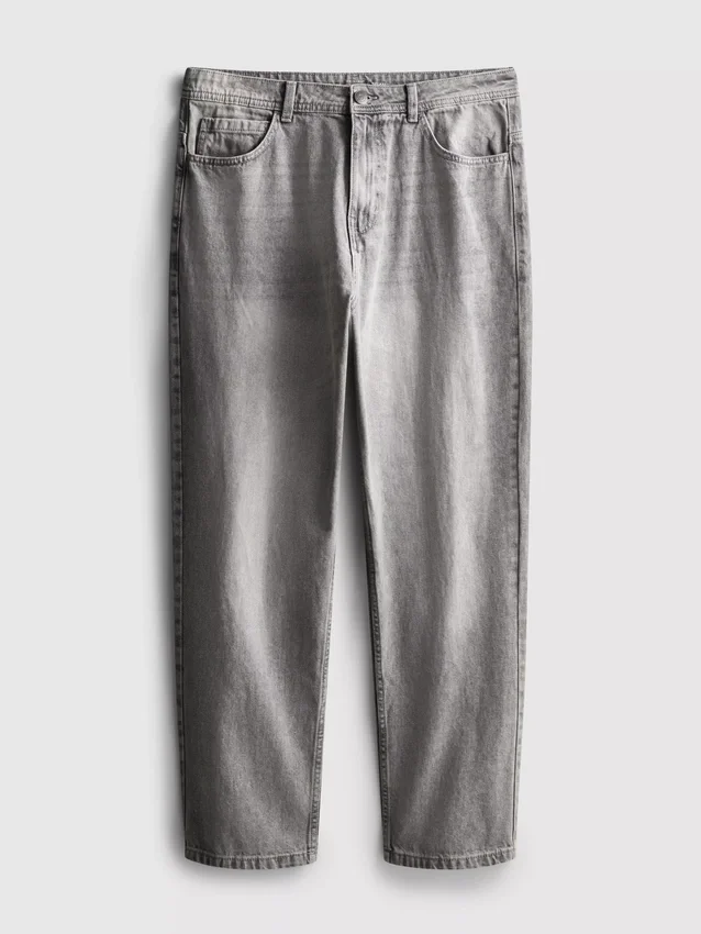 Jeans med middels høy midje og avslappet, rett ben