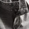 Jeans med middels høy midje og avslappet, rett ben