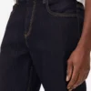 Jeans med middels høy midje og rett ben