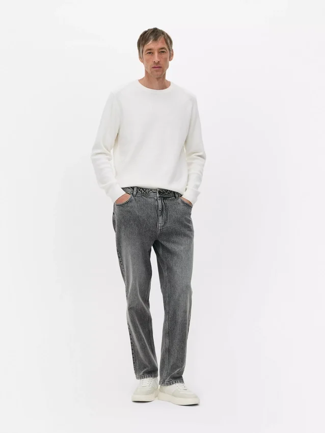 Jeans med middels høy midje og rette ben
