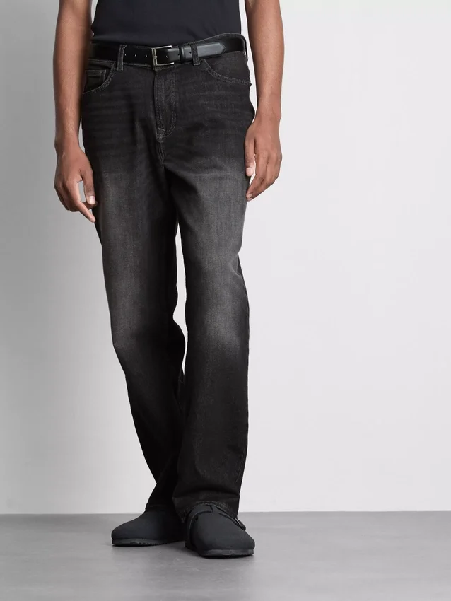 Jeans med middels høy midje og rette ben