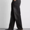 Jeans med middels høy midje og rette ben
