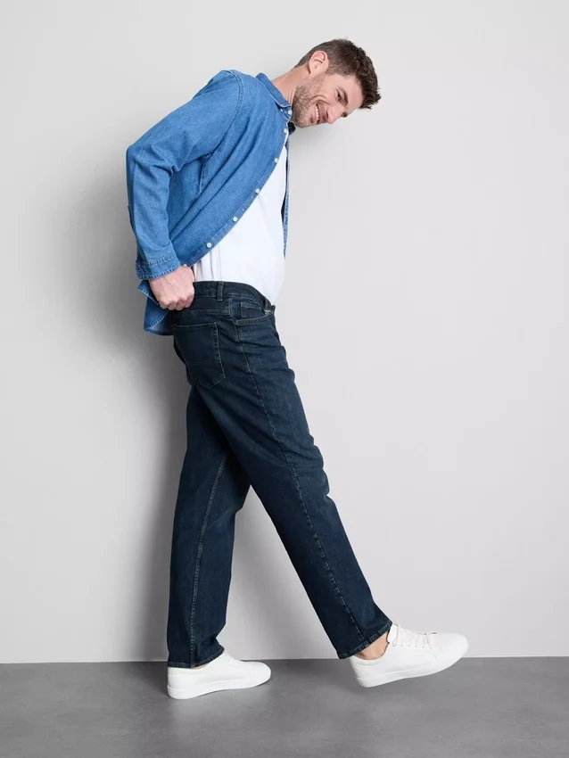 Jeans med middels høy midje og rette ben