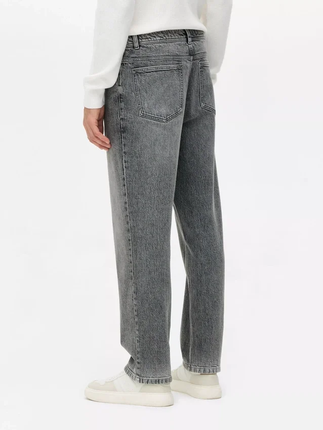 Jeans med middels høy midje og rette ben