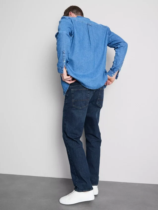 Jeans med middels høy midje og rette ben