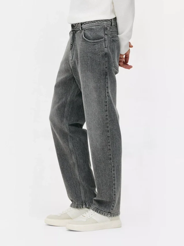 Jeans med middels høy midje og rette ben