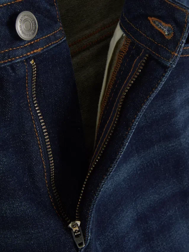 Jeans med middels høy midje og rette ben