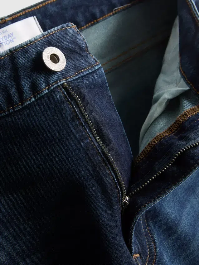Jeans med middels høy midje og rette ben