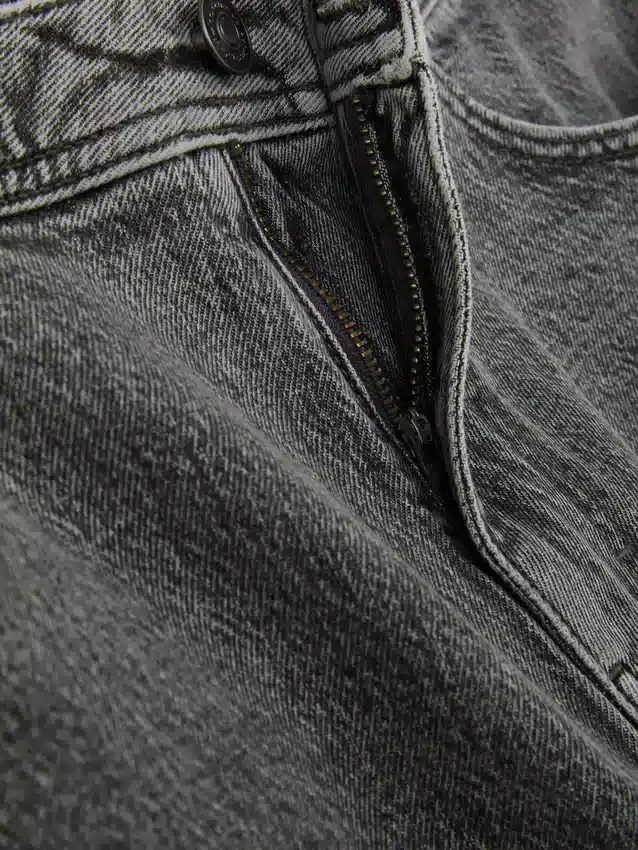 Jeans med middels høy midje og rette ben