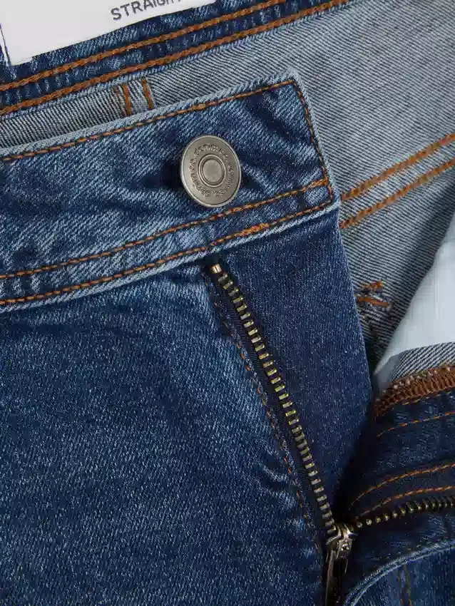 Jeans med middels høy midje og rette ben