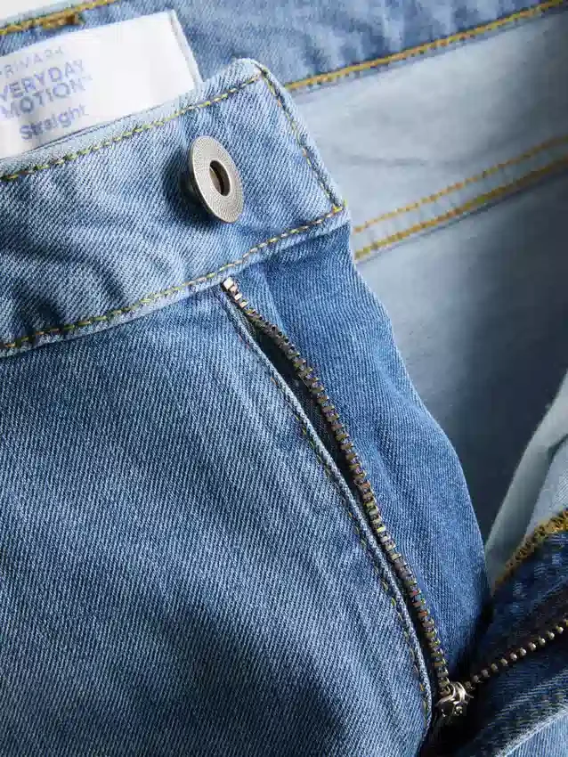 Jeans med middels høy midje og rette ben