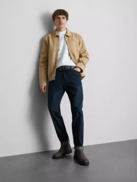Jeans med middels høy midje og smal passform