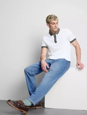 Jeans med middels høy midje og smal passform