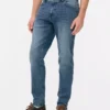 Jeans med middels høy midje og smal passform