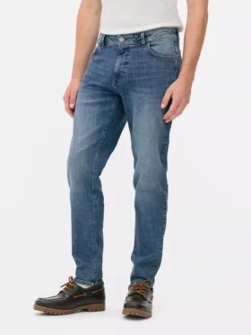 Jeans med middels høy midje og smal passform