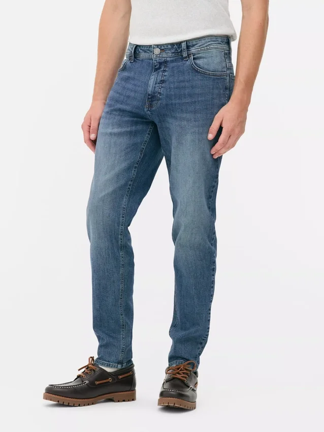 Jeans med middels høy midje og smal passform