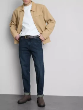 Jeans med middels høy midje og smal passform