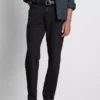 Jeans med middels høy midje og smal passform