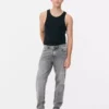 Jeans med middels høy midje og smal passform