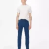 Jeans med middels høy midje og smal passform