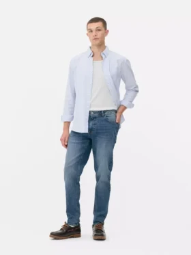Jeans med middels høy midje og smal passform