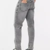 Jeans med middels høy midje og smal passform