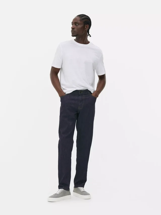 Jeans med middels høy midje og smal passform
