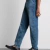 Jeans med middels høy midje og smal passform