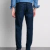 Jeans med middels høy midje og smal passform