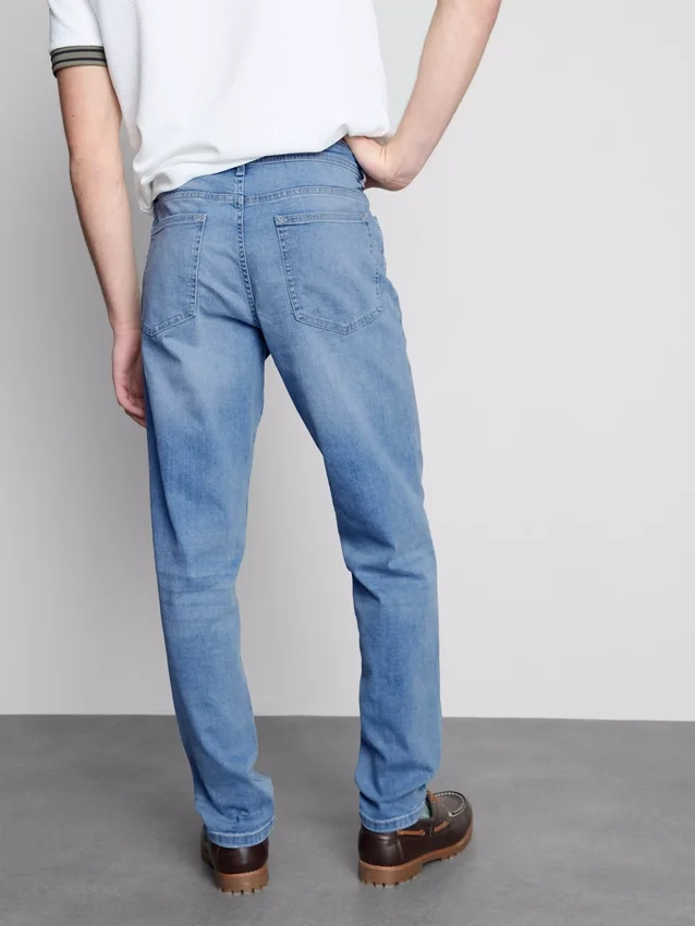 Jeans med middels høy midje og smal passform