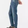 Jeans med middels høy midje og smal passform