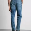 Jeans med middels høy midje og smal passform