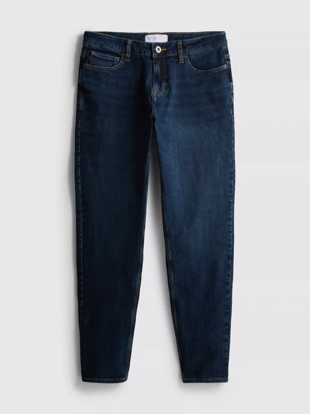 Jeans med middels høy midje og smal passform