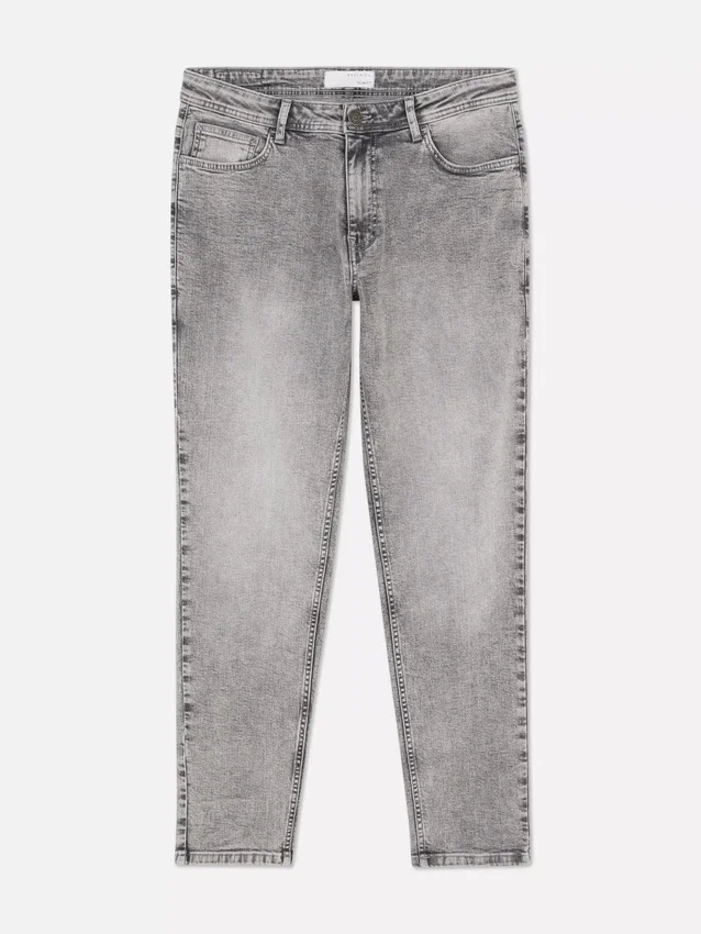 Jeans med middels høy midje og smal passform