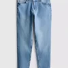 Jeans med middels høy midje og smal passform