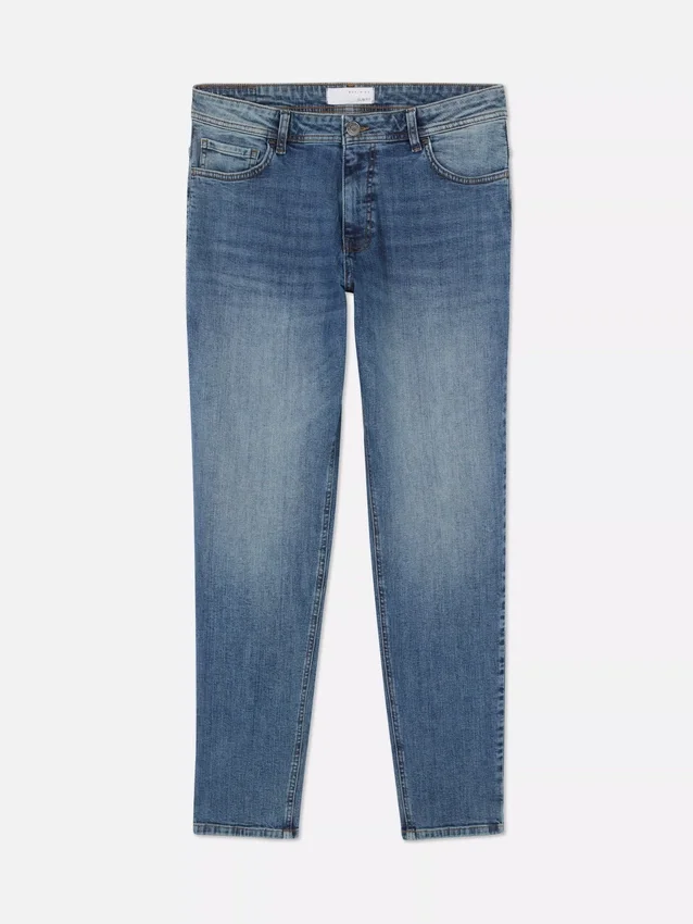 Jeans med middels høy midje og smal passform