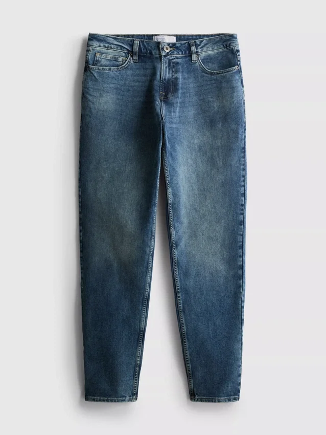 Jeans med middels høy midje og smal passform