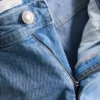 Jeans med middels høy midje og smal passform