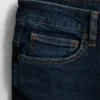 Jeans med middels høy midje og smal passform