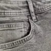 Jeans med middels høy midje og smal passform