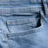 Jeans med middels høy midje og smal passform