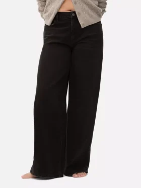 Jeans med middels høy midje og vide ben
