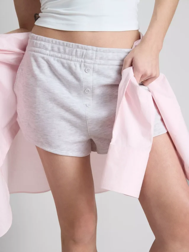 Jersey-shorts med knapper, med høyt bomullsinnhold