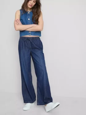 Joggebukser i denim med rette ben