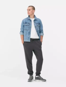 Joggebukser med elastisk linning og mansjetter