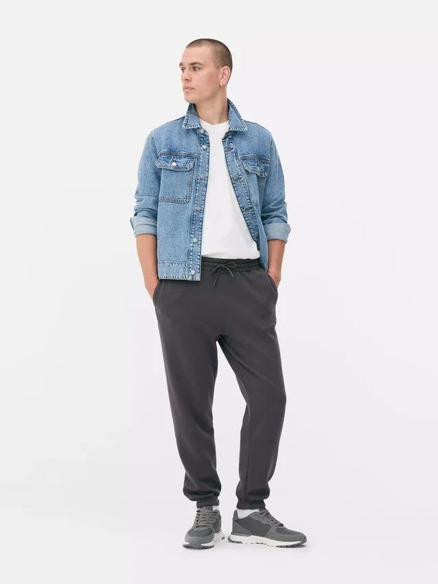 Joggebukser med elastisk linning og mansjetter